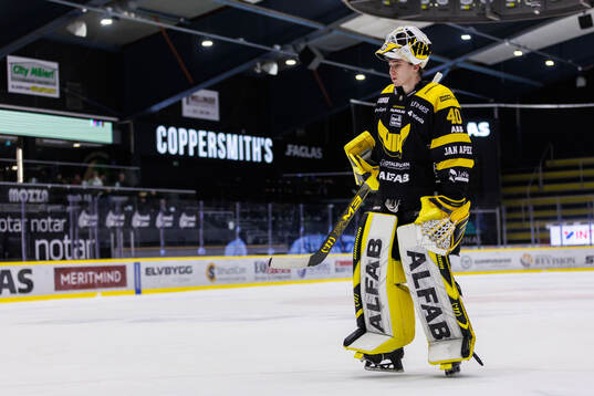 Västerås målvakt Rasmus Korhonen deppar