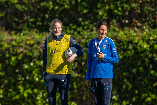Head coach Gemma Grainger and assistant coach Ingvild