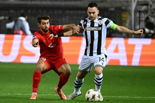 Vetle Dragsnes of Brann and Andrija Živkovic of PAOK
