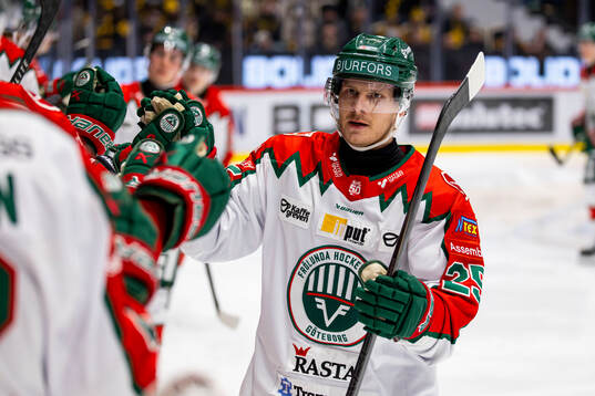 Frölundas Arttu Ruotsalainen jublar