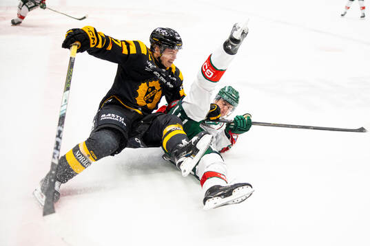 Skellefteås Oskar Vuollet och Frölundas Filip Cederqvist
