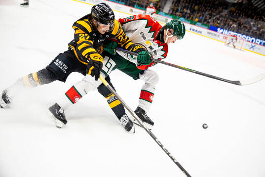 Skellefteås Oskar Vuollet och Frölundas Filip Cederqvist