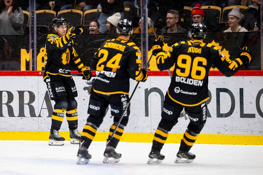 Skellefteås Mikkel Aagaard jublar