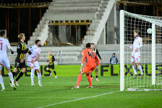 Filip Helander of Häcken and goalkeeper Marin Ljubic of