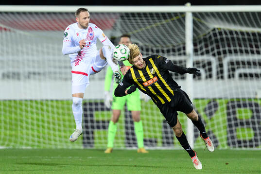 Leo Mikic of Zrinjski Mostar and Filip Helander of Häcken