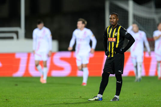 Sanders Ngabo of Häcken looks dejected