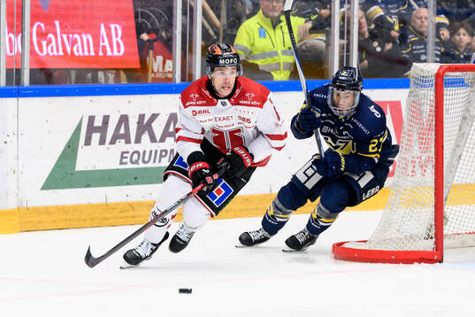 Örebros Filip Berglund och HV71s Jonathan Ang