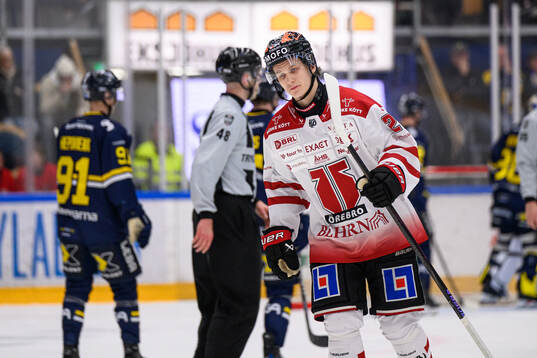 Örebros Patrik Puistola jublar