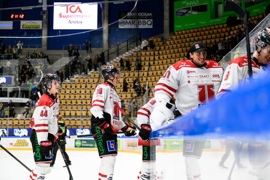 Örebros Milton Oscarson jublar