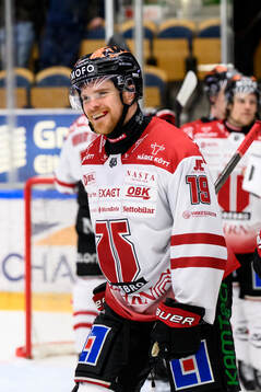 Örebros Sean Malone jublar