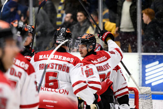 Örebros Patrik Karlkvist jublar