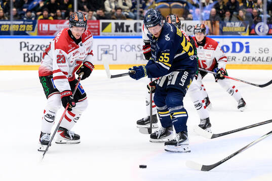 Örebros Egor Polin och HV71s Andreas Borgman