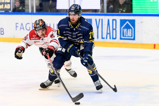 Örebros David Quenneville och HV71s Lukas Rousek