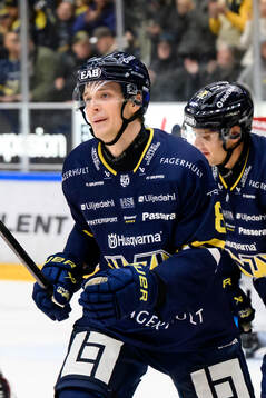 HV71s Lucas Lagerberg jublar