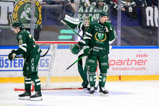 Färjestads Luke Philp, målvakt Melker Thelin och Gabriel