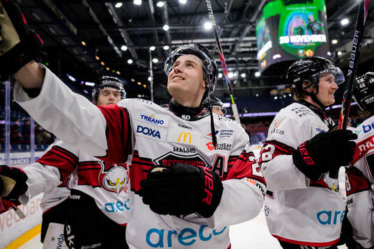 Malmö Redhawks Janne Kuokkanen jublar