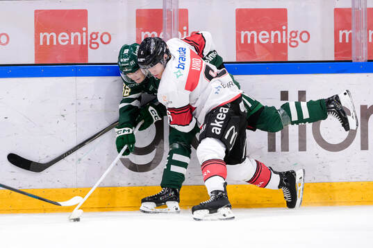 Färjestads Lucas Forsell och Malmö Redhawks Eemil Viro