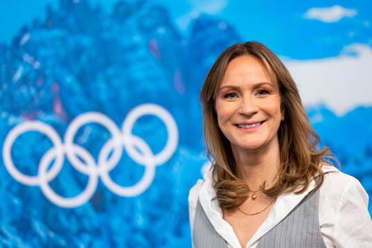 s programledare Lena Sundqvist, ishockey