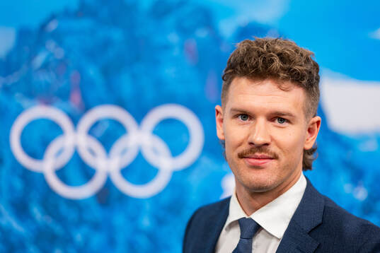 s kommentator, reporter och expert Adam Johansson, ishockey