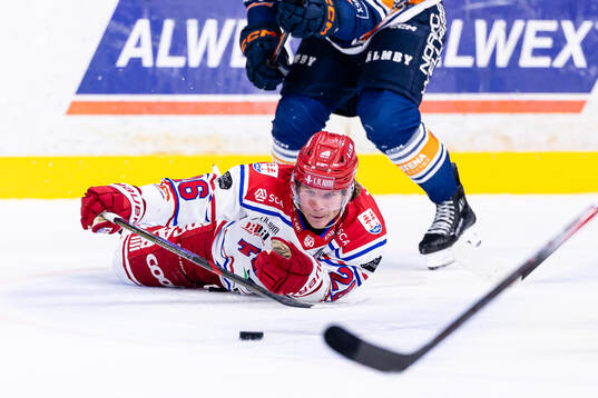 Timrås Anton Heikkinen faller
