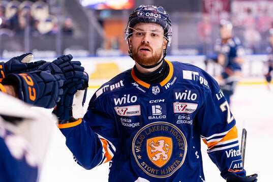 Växjös Lucas Elvenes jublar