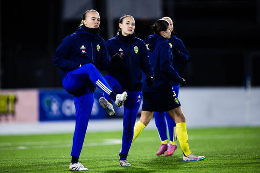Elin Westlund and Lucia Duras of Sweden