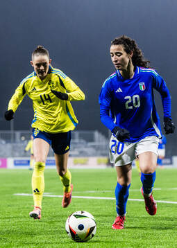 Svea Rehnberg of Sweden and Azzurra Gallo of Italy