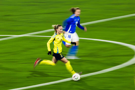 A panning shot of Matilda Vinberg of Sweden