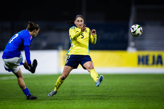Veronica Bernardi of Italy and Nesrin Akgün of Sweden