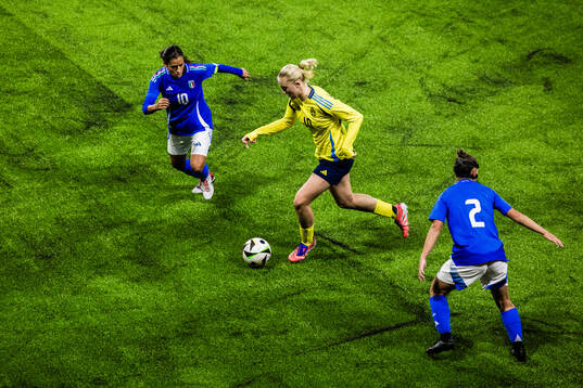 Wilma Leidhammar of Sweden against Melissa Bellucci and