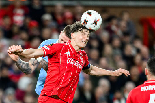 Pontus Jansson of Malmö FF and Ryan Yates of Nottingham