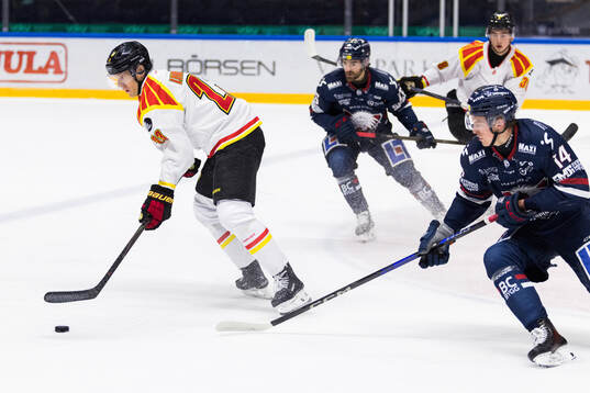 Brynäs Oskar Lindblom och Linköpings Loke Krantz