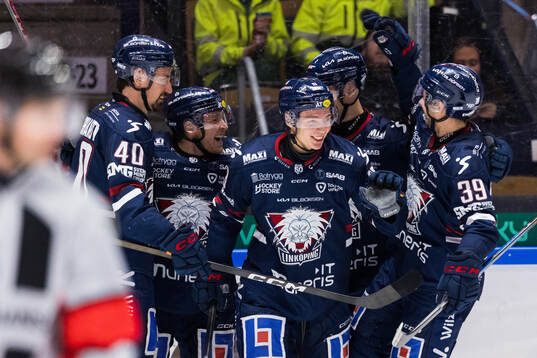 Linköpings Oliver Johansson jublar
