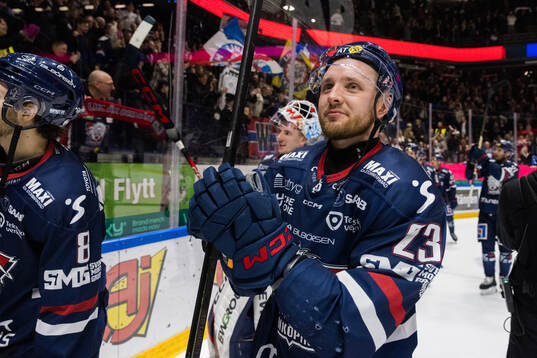 Linköpings Robin Kovacs jublar