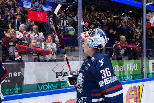 Linköpings målvakt Waltteri Ignatjew jublar