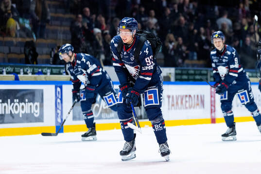 Linköpings Oliver Johansson jublar