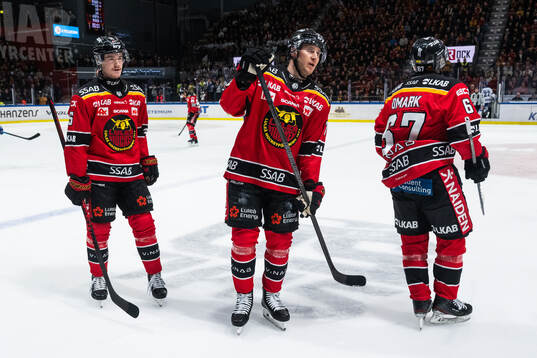 Luleås Filip Eriksson, Anton Levtchi och Linus Omark