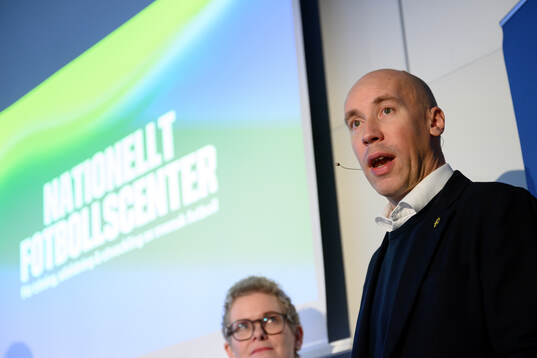 s ordförande Simon Åström