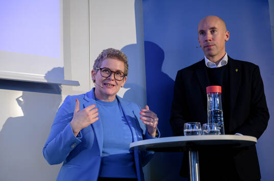 s ordförande Simon Åström