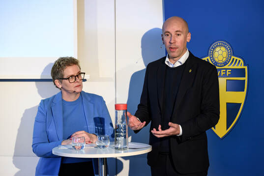 s ordförande Simon Åström