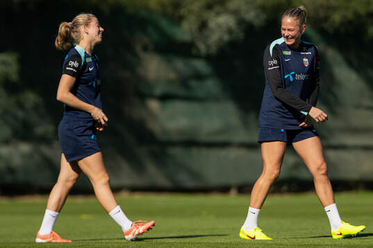 Justine Kielland and Guro Bergsvand of the Norwegian