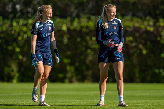 Goalkeeper Sunniva Skoglund and goalkeeper Selma