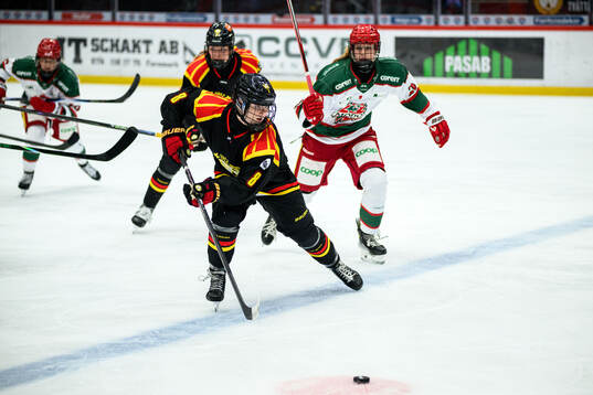 Brynäs Oona Koukkula och Modos Maja Åkerlund
