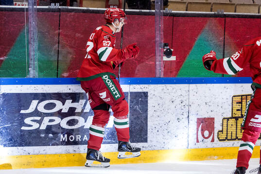 Moras Hampus Larsson jublar