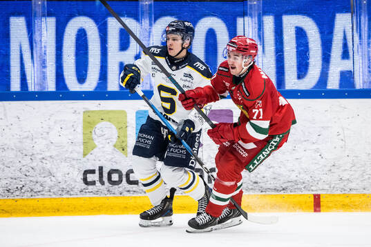 Södertäljes Felix Öhrqvist och Moras Travis Treloar