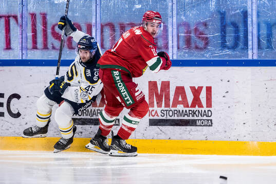 Södertäljes Sebastian Dyk och Moras Gustav Salmi-Lilja