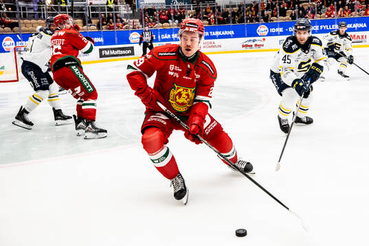 Moras Connor Maceachern och Södertäljes Sebastian Dyk