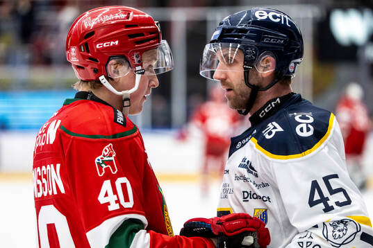 Moras Felix Johansson och Södertäljes Sebastian Dyk