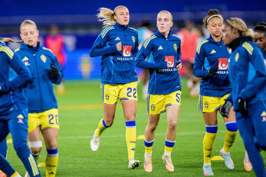 Elma Junttila Nelhage and Anna Sandberg of Sweden