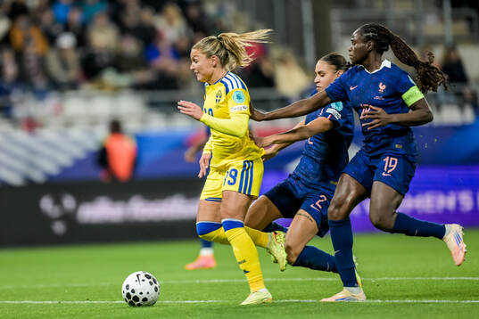 Johanna Rytting Kaneryd of Sweden against Maelle Lakrar and